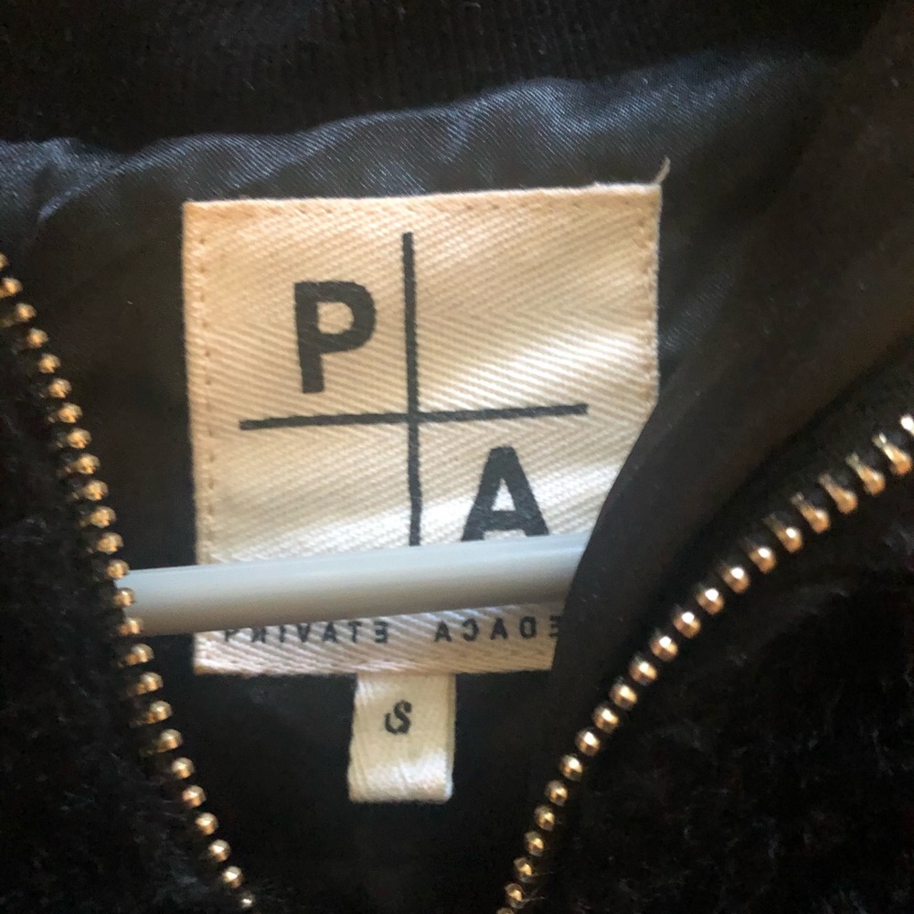Fuzzy cropped pullover - Picture 2 of 2